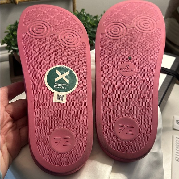 100% authentic Gucci Slides 38 - Picture 6 of 8